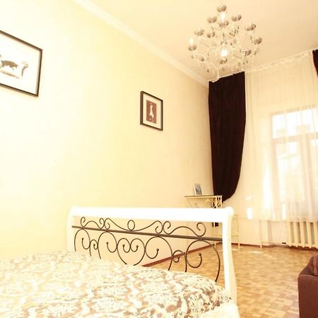 Apartmens Near Opera House Appartement Odessa Buitenkant foto