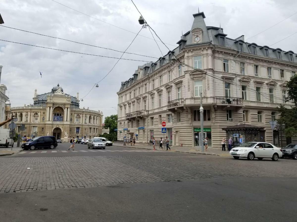 Apartmens Near Opera House Appartement Odessa Buitenkant foto