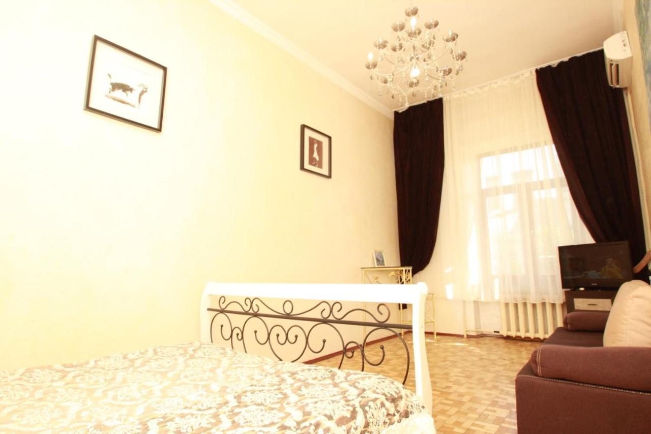 Apartmens Near Opera House Appartement Odessa Buitenkant foto