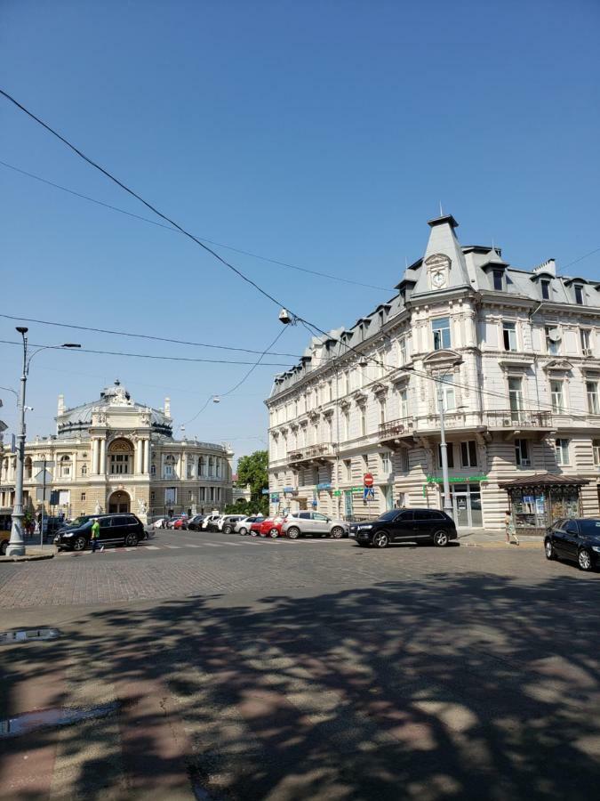 Apartmens Near Opera House Appartement Odessa Buitenkant foto